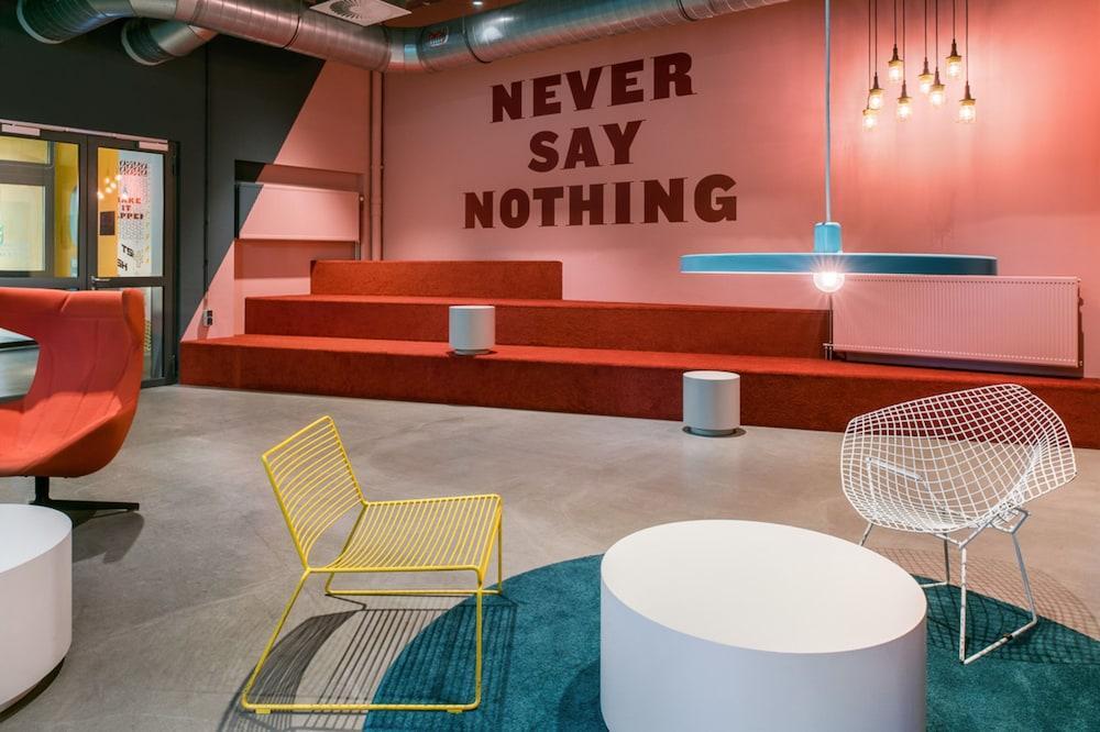 The Social Hub Hotel 3*