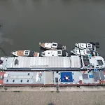 Classic Boat 4-6P Boco Living Rotterdam Marina