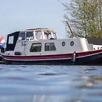 Classic Boat 4-6P Boco Living Rotterdam Marina