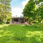 Huis In De Bergse Plas