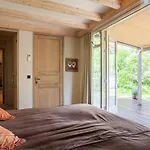 Huis In De Bergse Plas