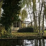 Huis In De Bergse Plas