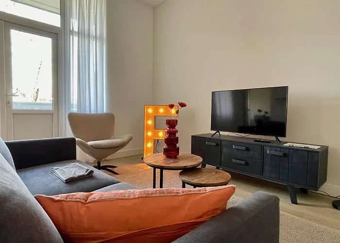 Fantastic 1 Bedroom Serviced Apartment 64M2 -Mnl F-