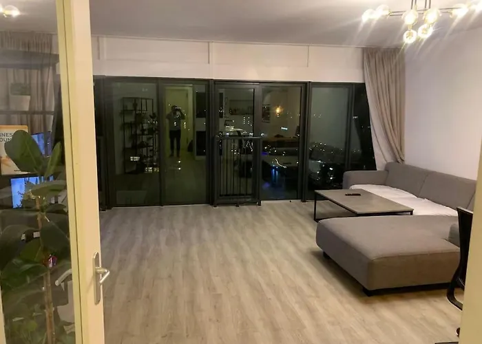 Stunning View Apt Free Parking