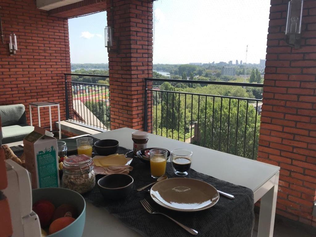 Bed & Breakfast De Boomhut Rotterdam