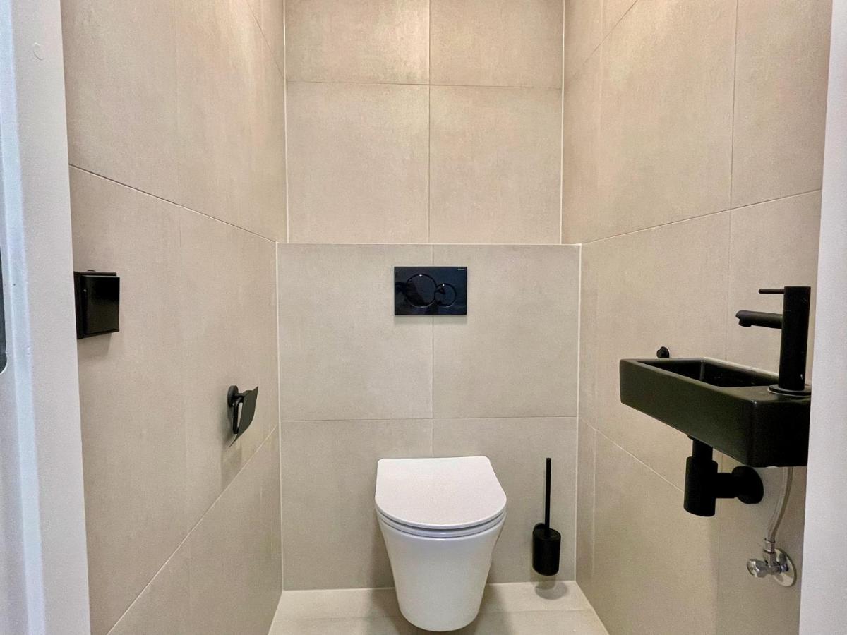 Fantastic 1 Bedroom Serviced 64m2 -mnl F- Rotterdam
