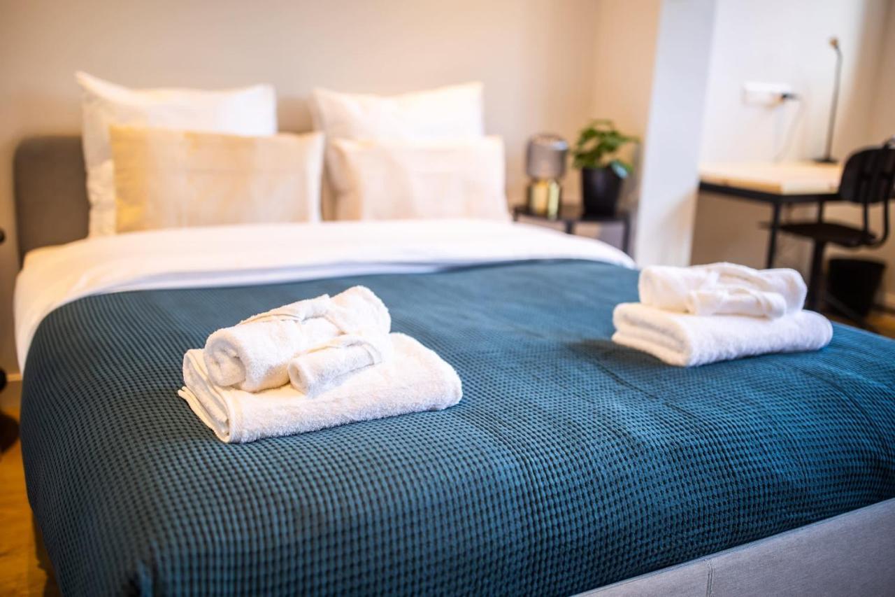 Distinct 2 Bedroom Serviced 84m2 -vp2d- * Rotterdam