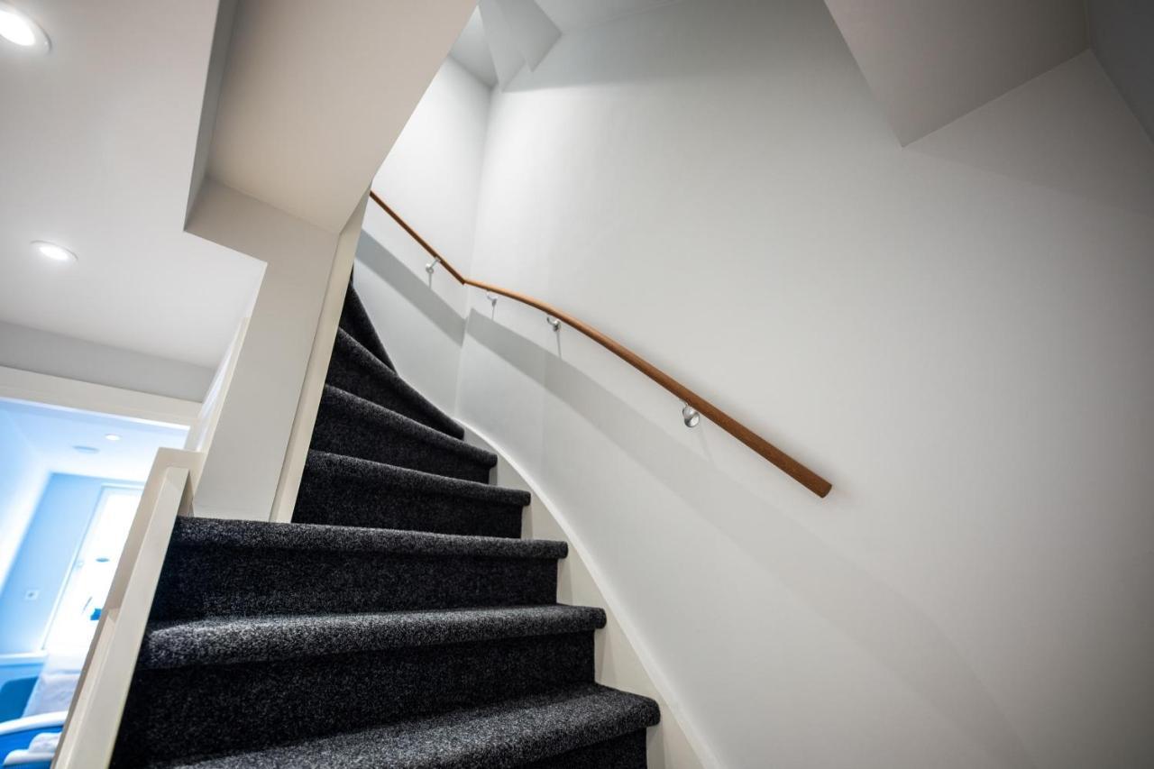 Distinct 2 Bedroom Serviced 84m2 -vp2d- Appartement Rotterdam