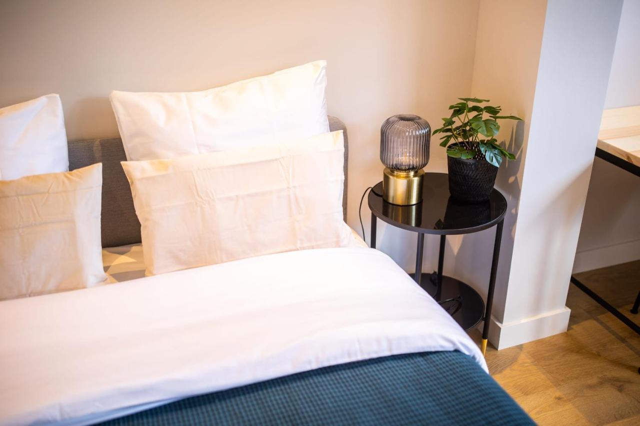 Distinct 2 Bedroom Serviced 84m2 -vp2d- Rotterdam