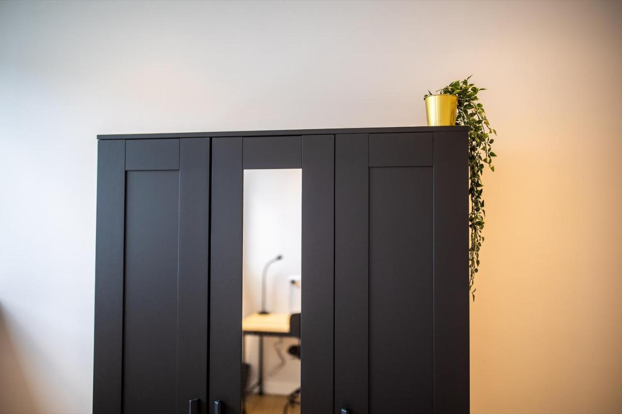 Distinct 2 Bedroom Serviced 84m2 -vp2d- * Rotterdam