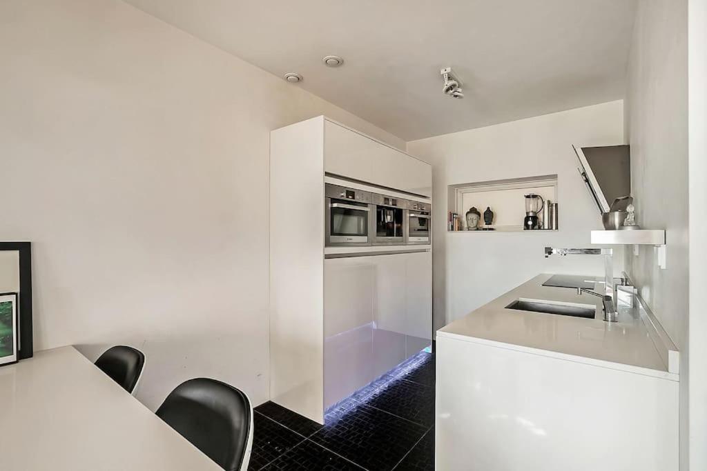 Stunning View Apt Free Parking Apartment Rotterdam