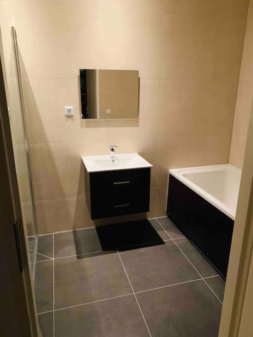 Apartment Stunning View Apt Free Parking *