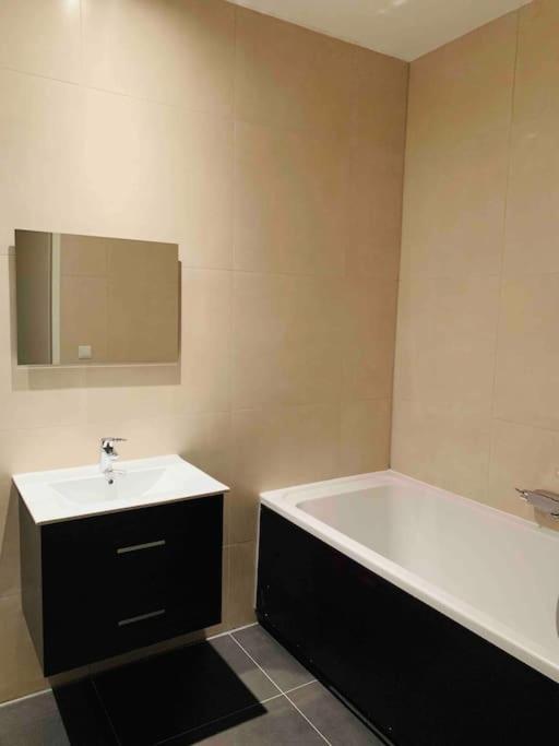 Apartment Stunning View Apt Free Parking