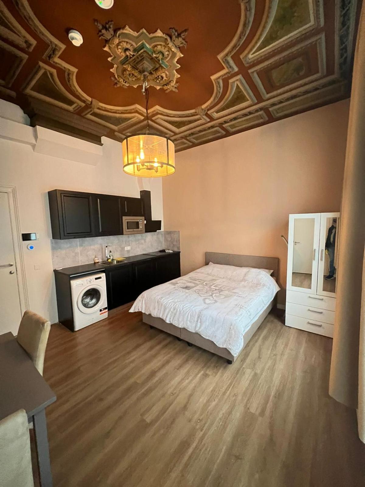 Rotterdam Inn Aparthotel