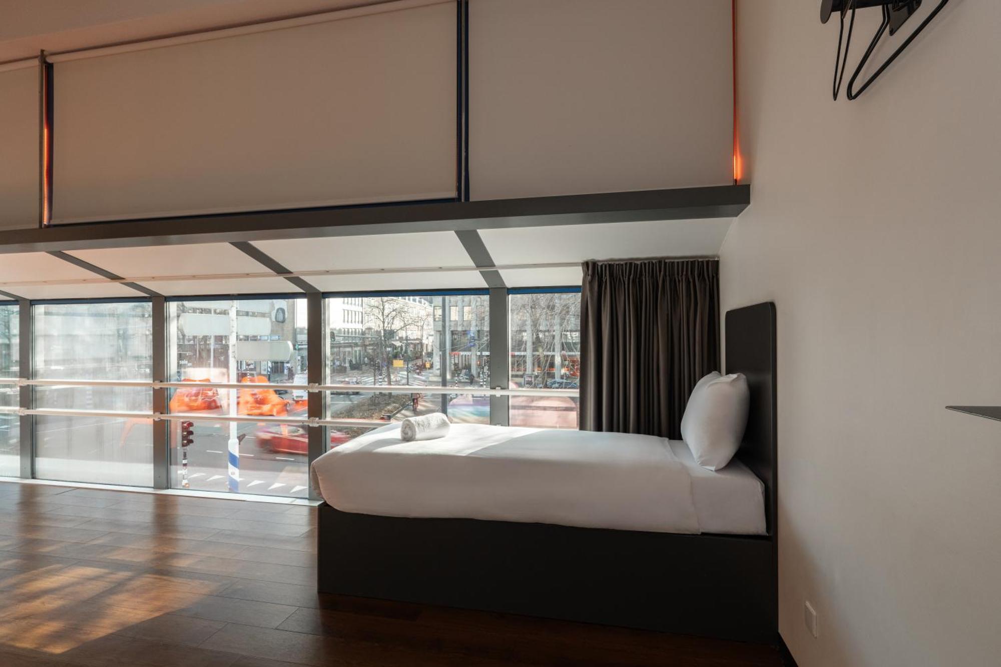 Easyhotel Centre 2*