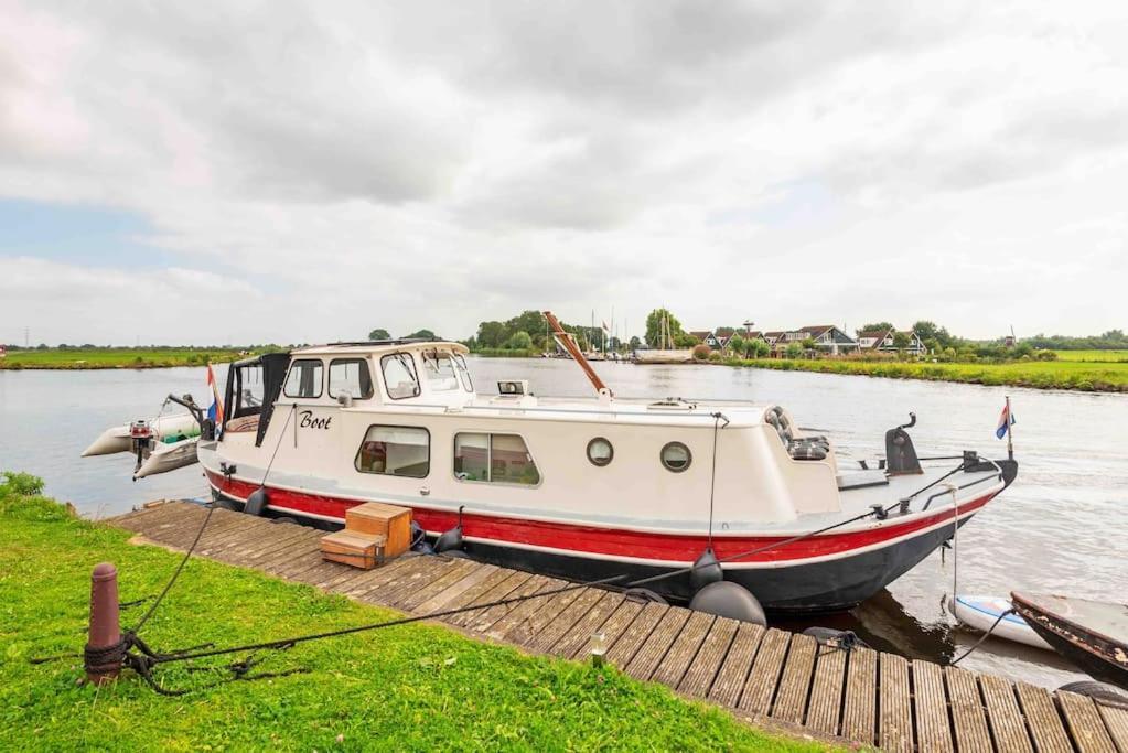 Classic Boat 4-6p Boco Living Marina *