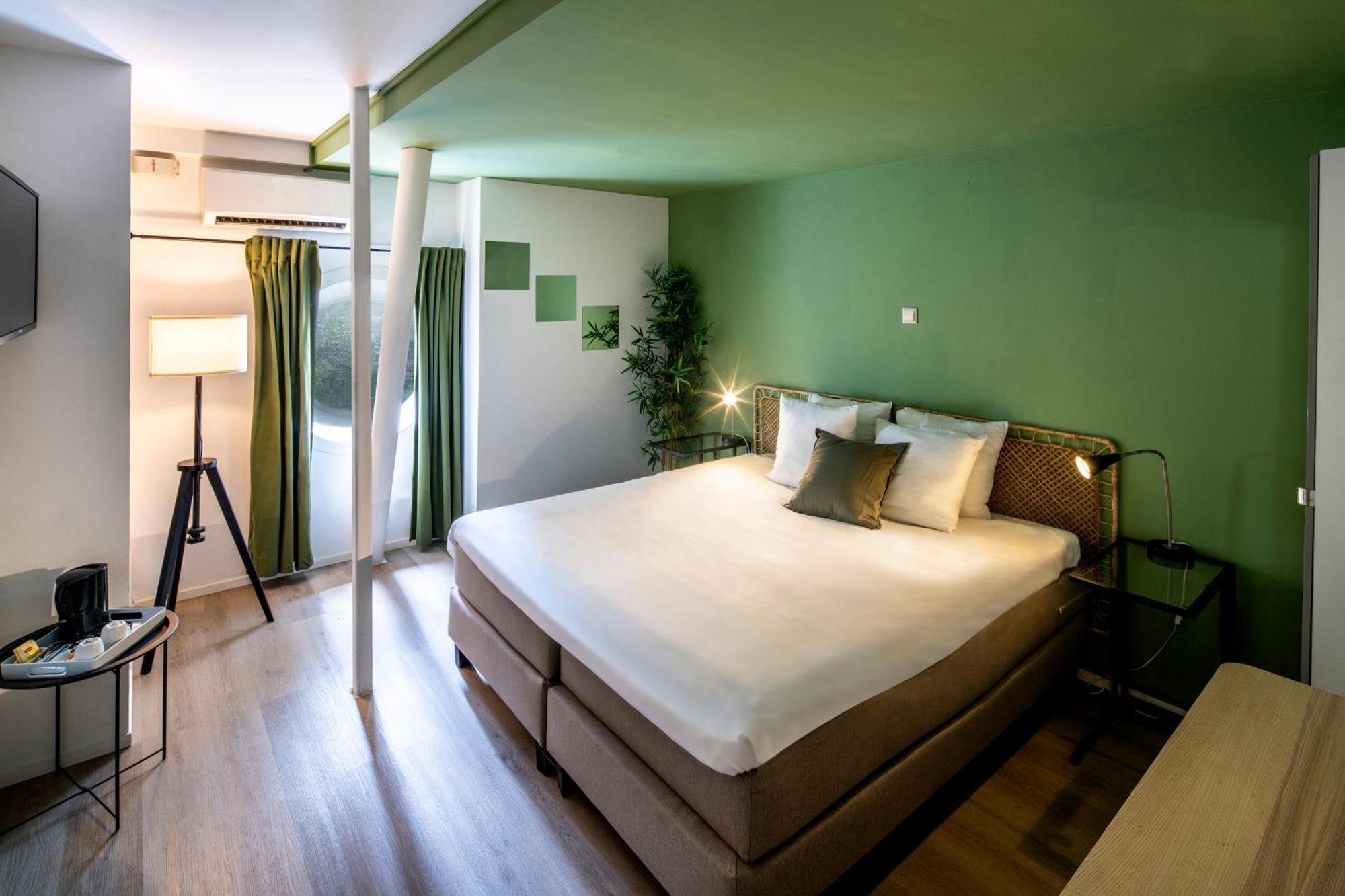 Hotel H2otel 3*