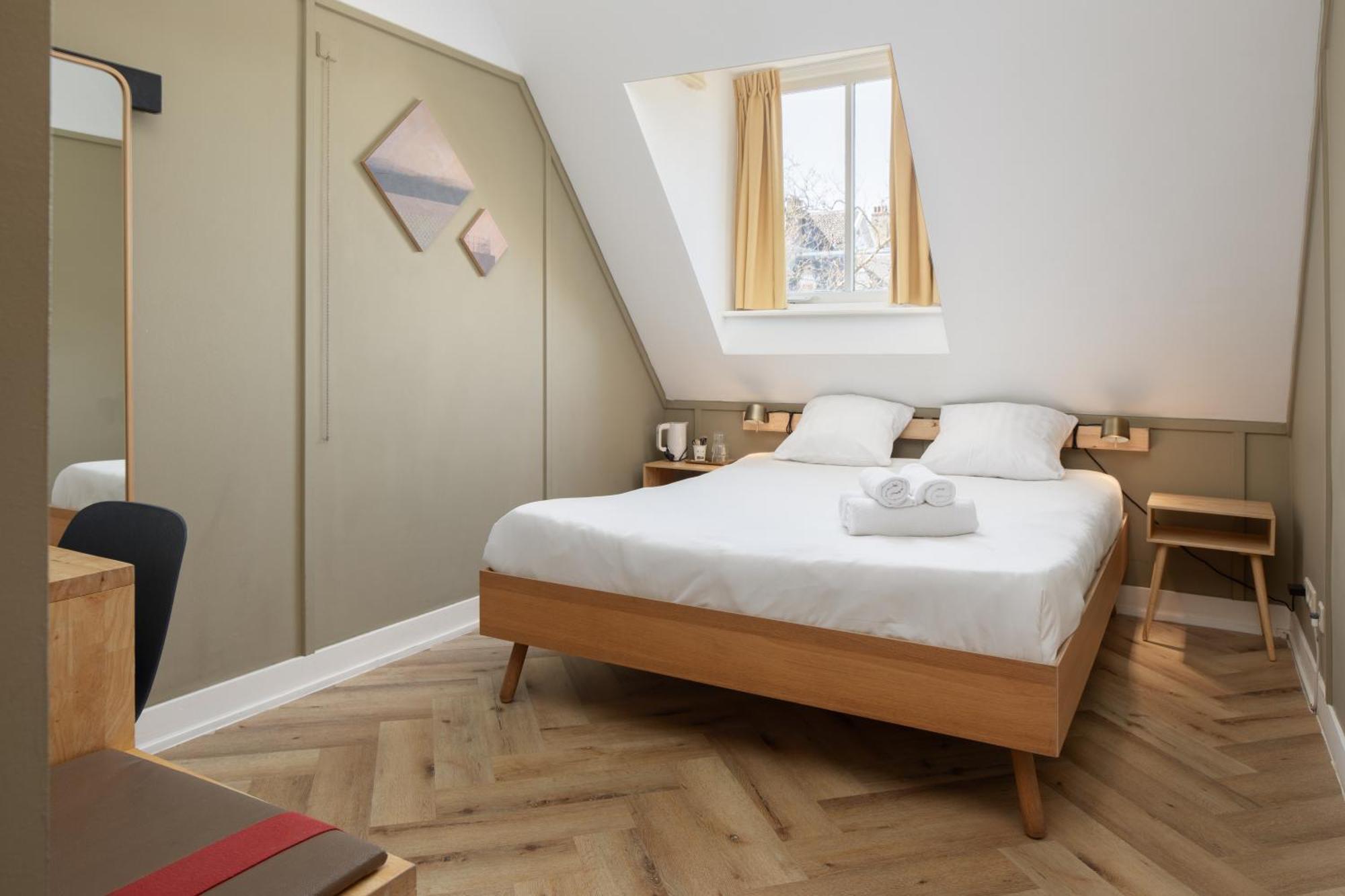 Light Hotel 3*
