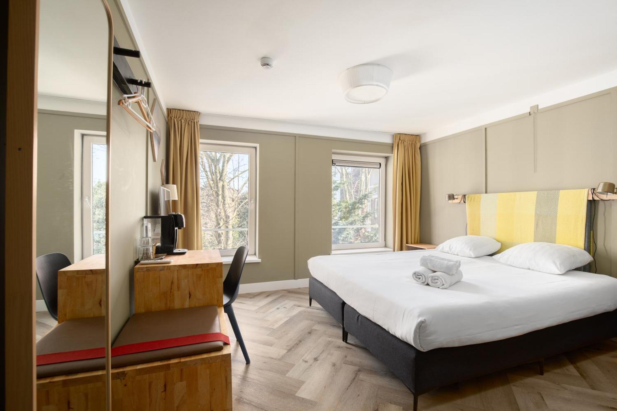 Light Hotel 3*