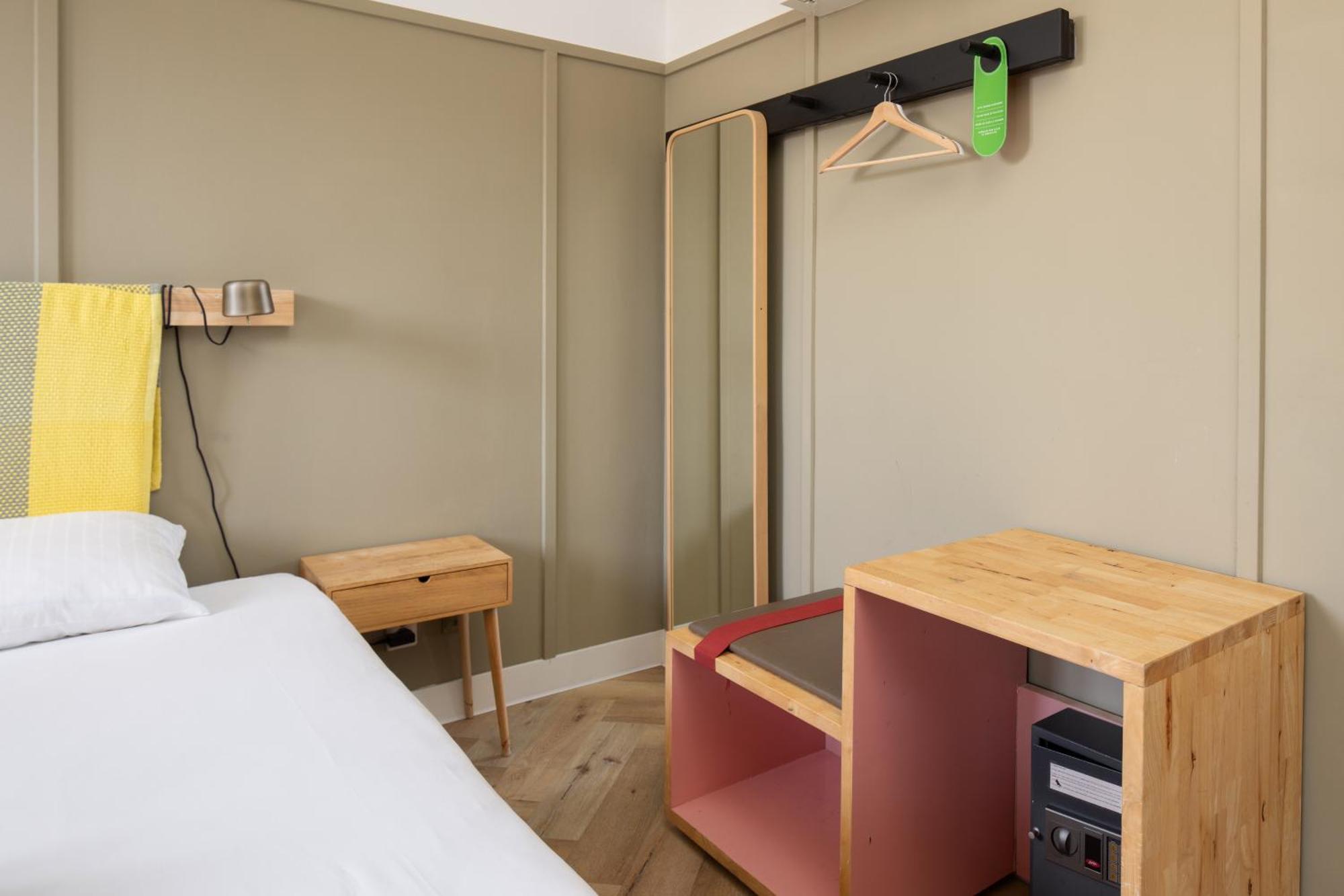 Light Hotel
