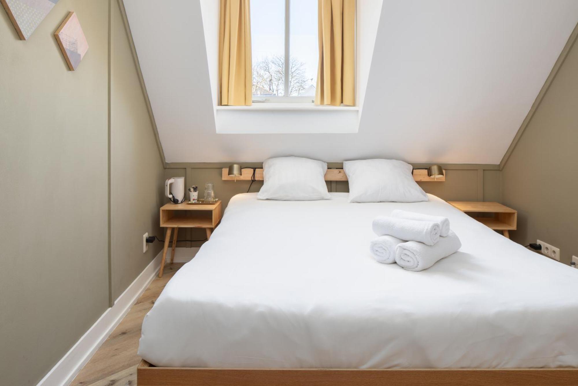 Light Hotel 3*