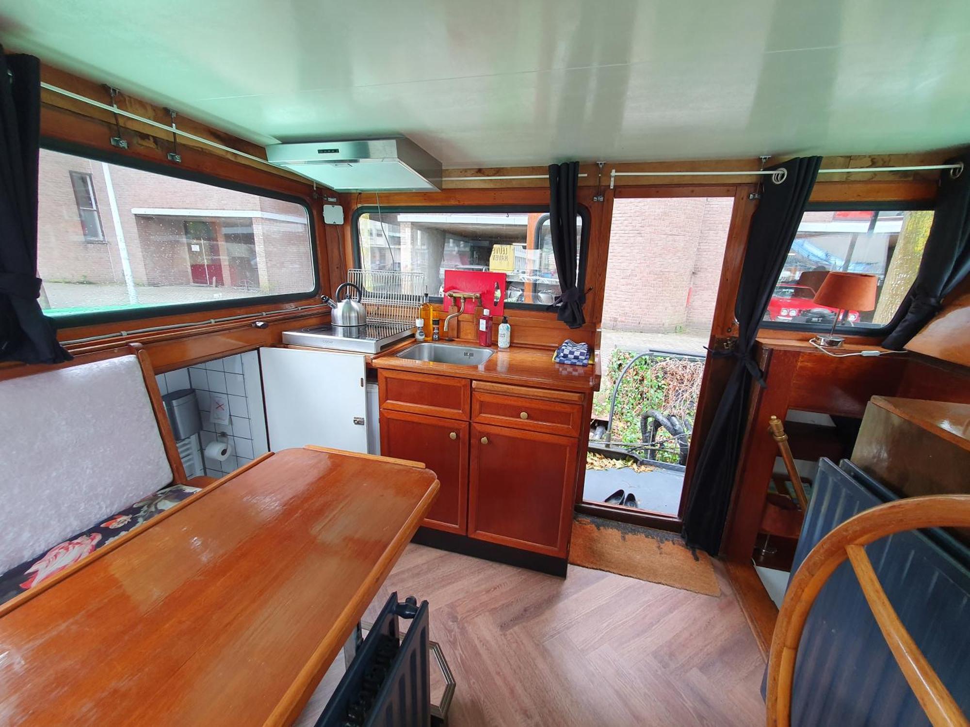 Houseboat Botel Rotterdam