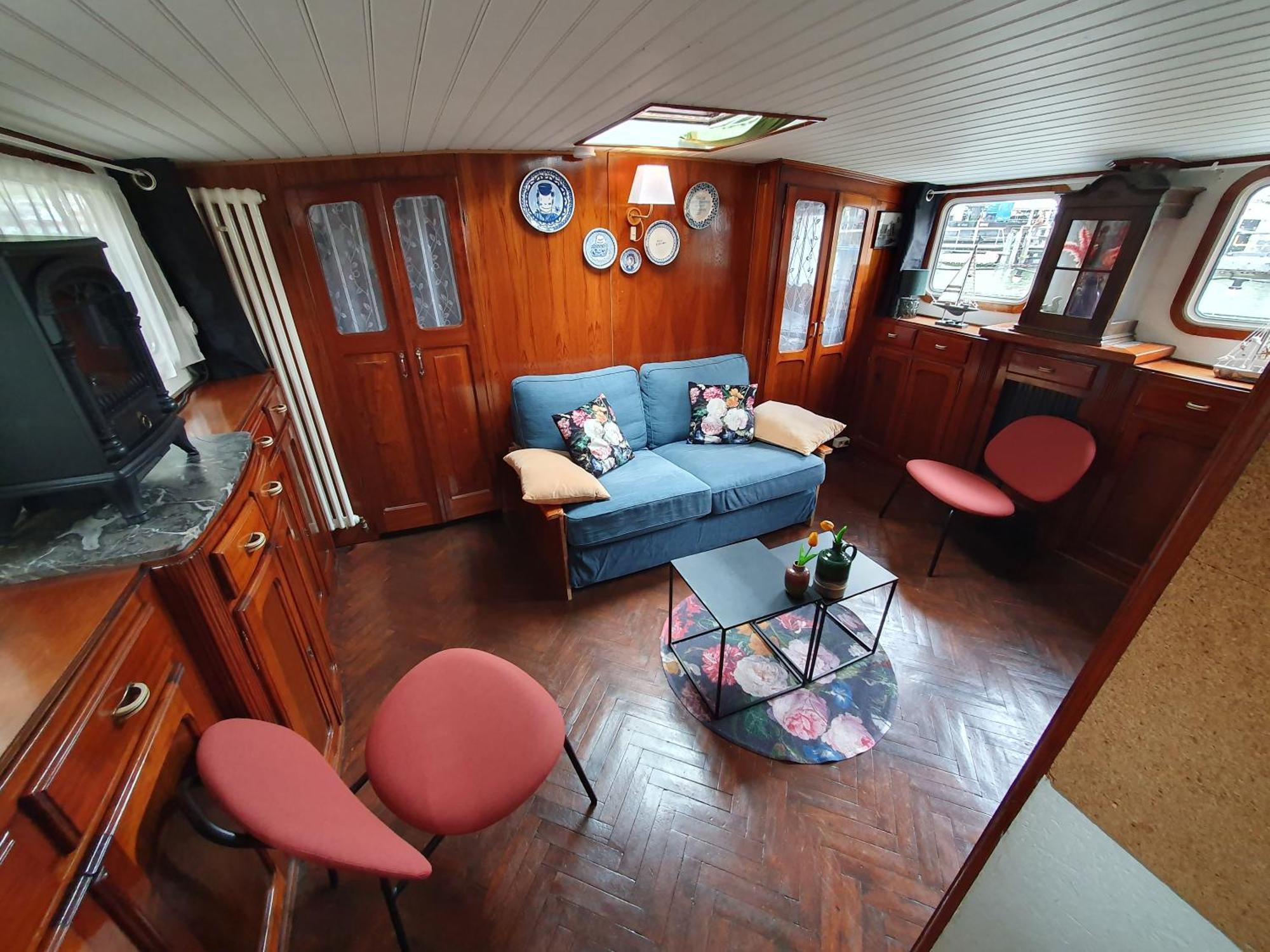 Houseboat Rotterdam