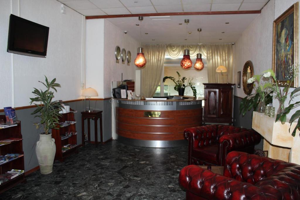 Skyline Hotel 3*