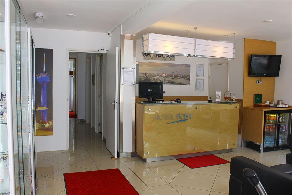 Port Hotel 3*