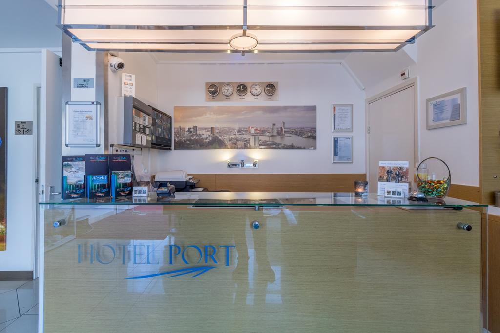 Port Hotel
