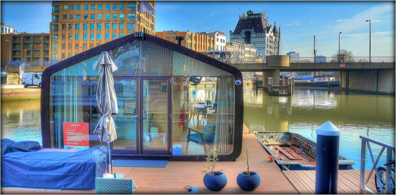 Wikkelboats At Wijnhaven Botel Rotterdam