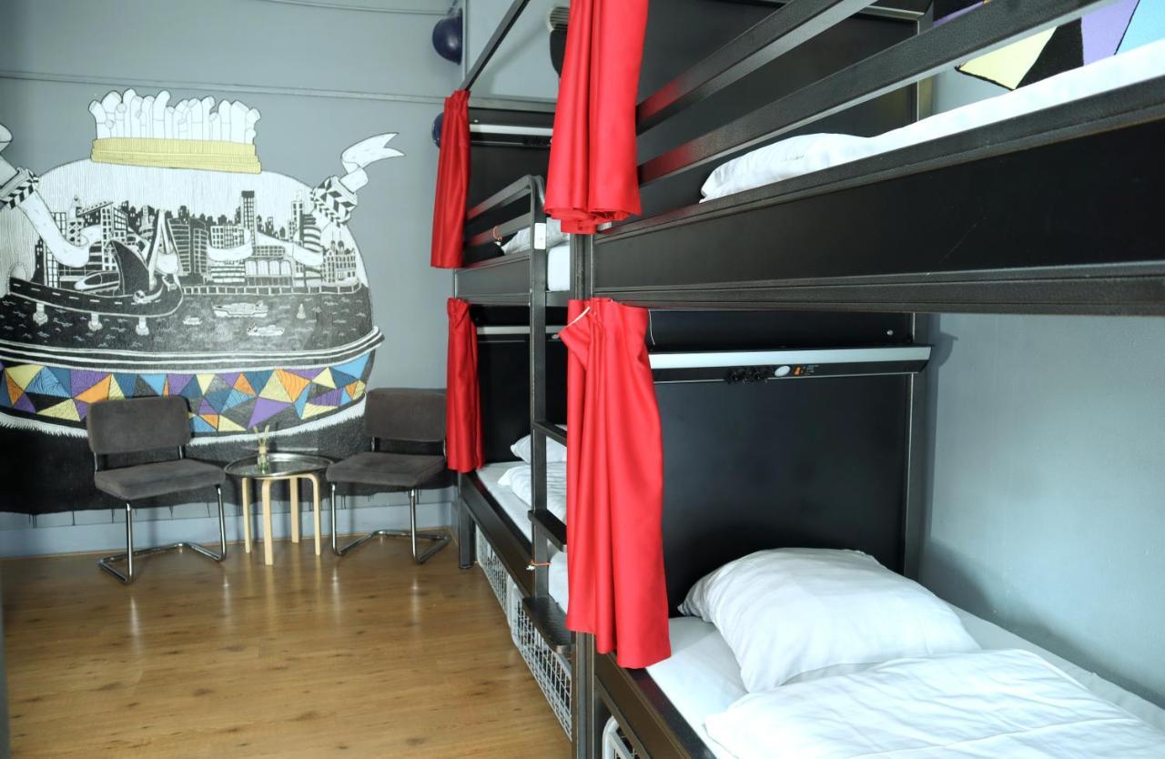 Hostel ROOM Rotterdam Hostel *