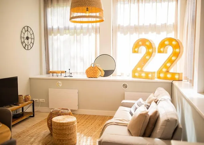 Tastefully 2 Bedroom Serviced Apartment 76M2 -Kb22-