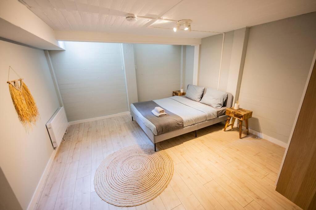 Tastefully 2 Bedroom Serviced 76m2 -kb22- *