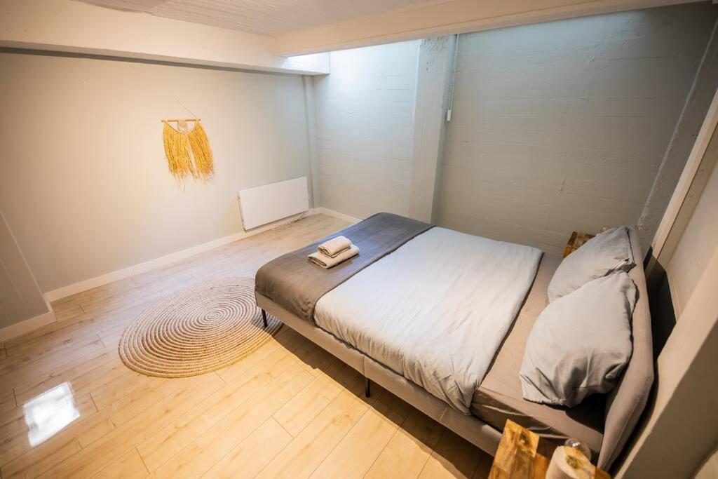 Tastefully 2 Bedroom Serviced 76m2 -kb22- Appartement *
