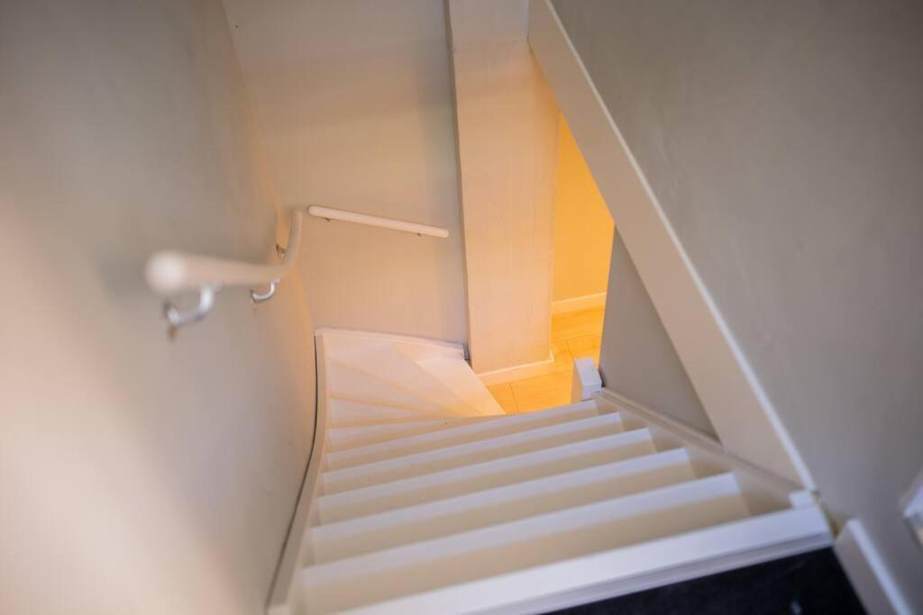 Tastefully 2 Bedroom Serviced 76m2 -kb22- Appartement *