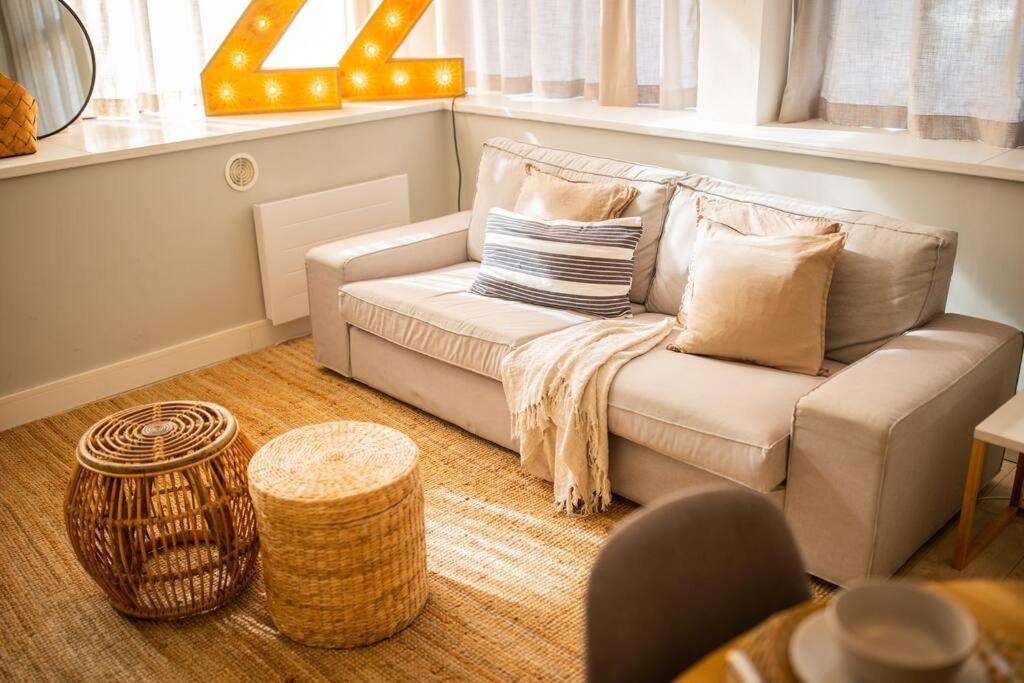 Tastefully 2 Bedroom Serviced 76m2 -kb22- Appartement *