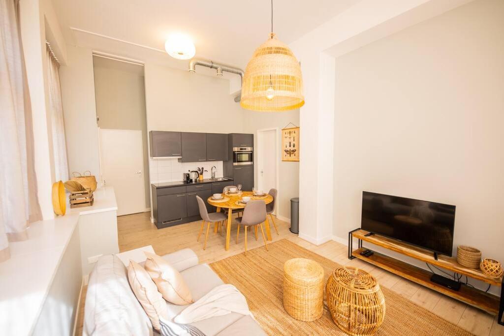 Tastefully 2 Bedroom Serviced 76m2 -kb22- Appartement *